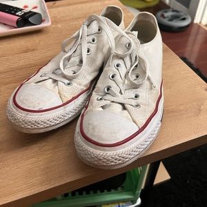 White Converse Woman’s 9 Men’s 7